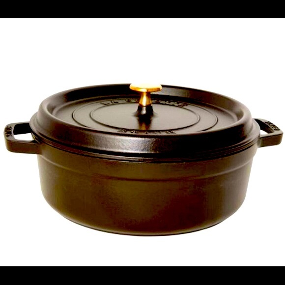 NEW STAUB Cast Iron 4-qt Round Cocotte - Matte Black - Picture 1 of 5